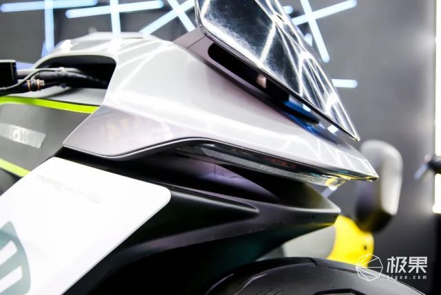 这款「国产神车」不加油,不充电,只靠"奶瓶"就能千里走单骑