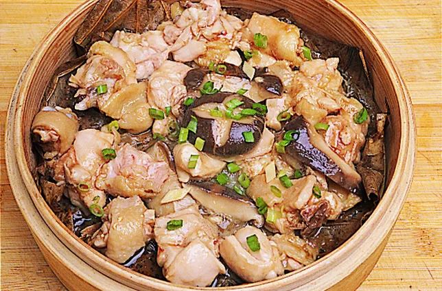 材料备好新主妇也能67做出好吃的北菇蒸滑鸡