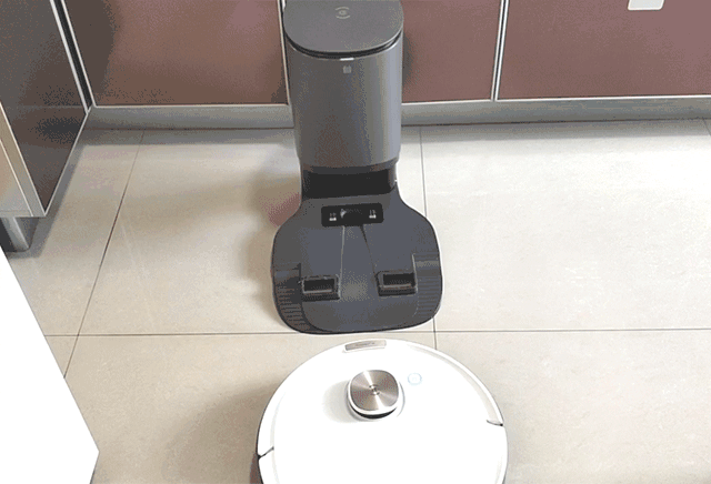 基站功能的提升是这两款产品的亮点,除了作为充电桩外还加入了其他