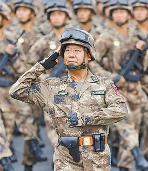“司令”与“司令员”这两者有何区别？