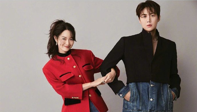 申敏儿金宣虎双人海报曝光挽手臂咬耳朵cp感足金宇彬千万别看