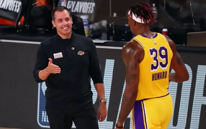 被湖人抛弃后再度投奔，悠然自得！感谢詹姆斯，也期待你兑现诺言休闲区蓝鸢梦想 - Www.slyday.coM