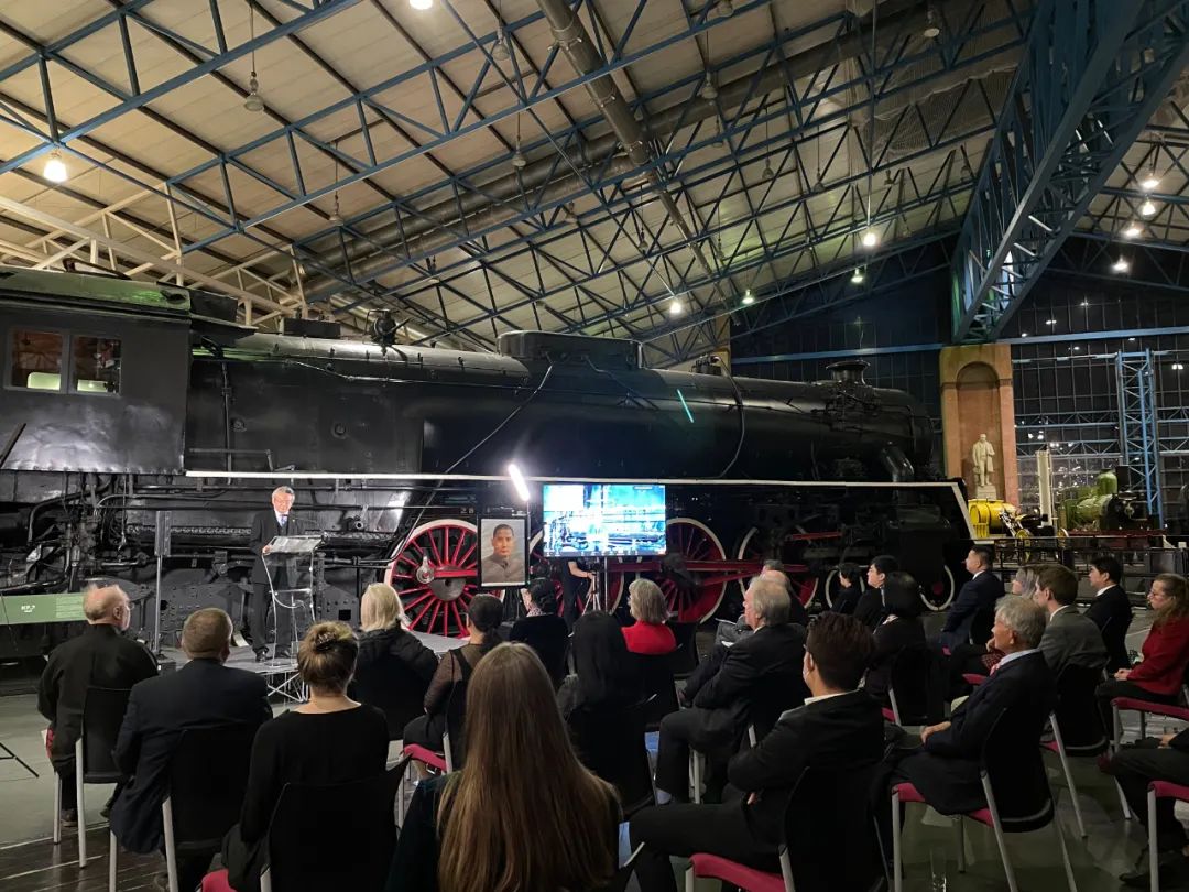 这场在英国举行的纪念辛亥革命110周年活动，为何强调孙中山的铁路梦？休闲区蓝鸢梦想 - Www.slyday.coM