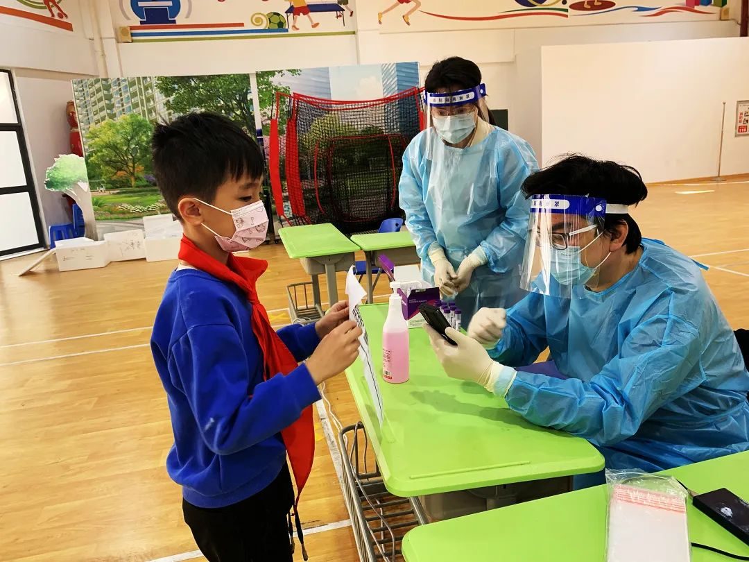 福州师生核酸采样现场直击！要复课啦，你准备好了吗？休闲区蓝鸢梦想 - Www.slyday.coM