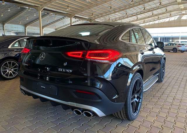 换个屁股贵了4万奔驰amggle53轿跑实车路上很少见