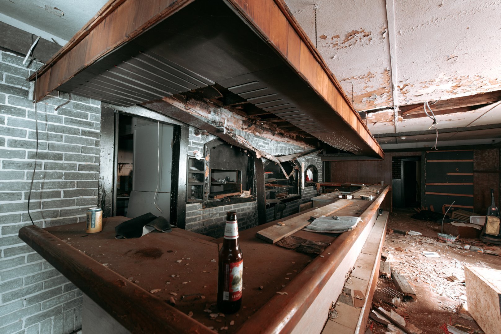 废墟| 废弃的火车餐厅 时间真是个神奇的东西……_高清图集_新浪网