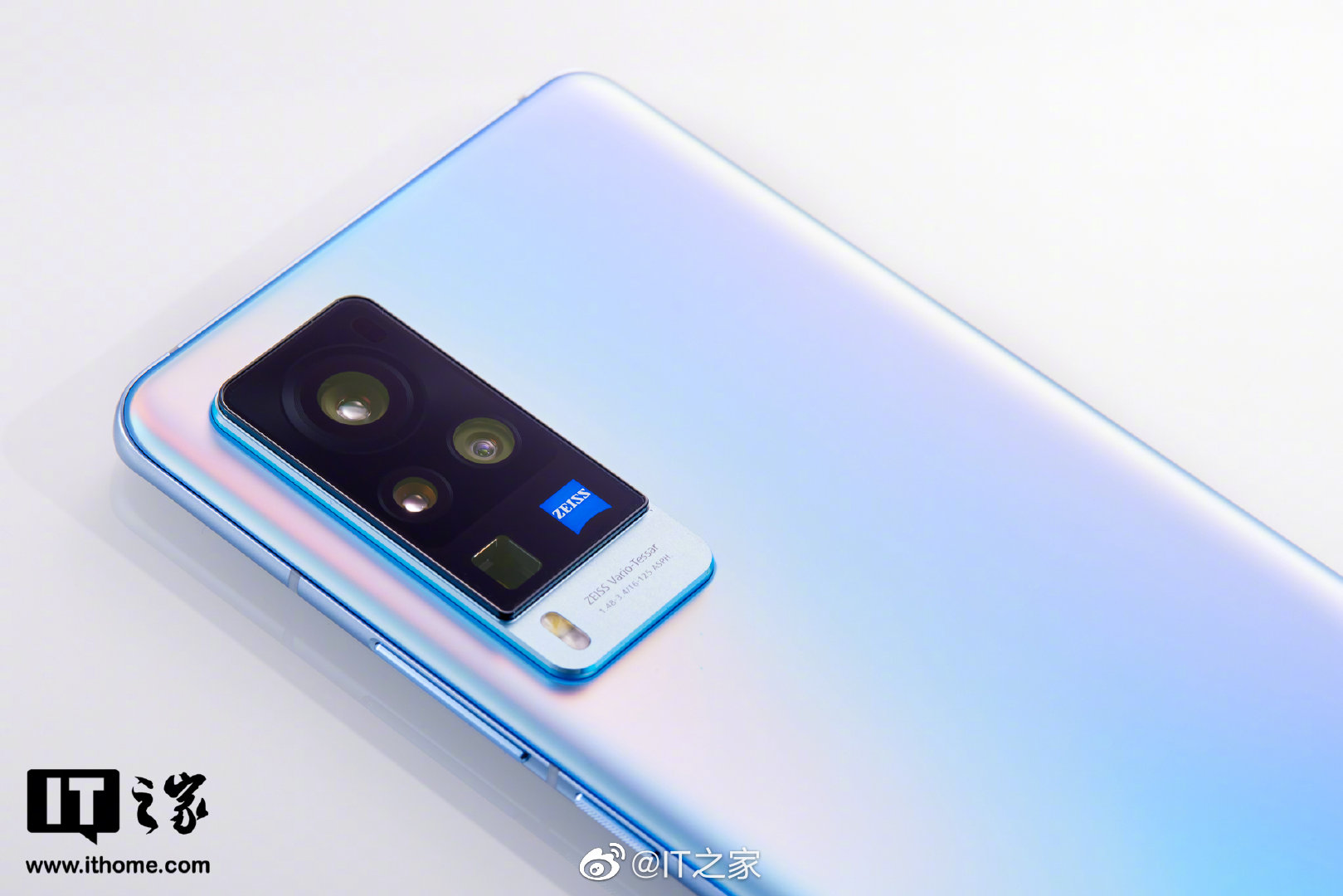 推出了影像旗舰 vivo x60 系列,包括 vivo x60,x60 pro 两款手机,it之