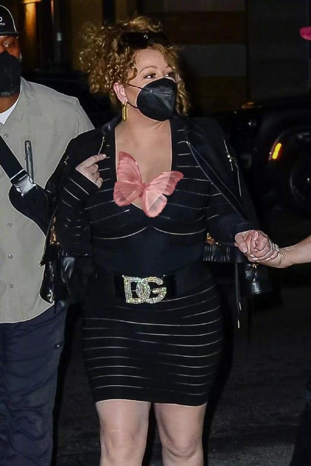 花蝴蝶玛利亚凯莉胖成大妈和39岁鲜肉男友出街好甜秀性感