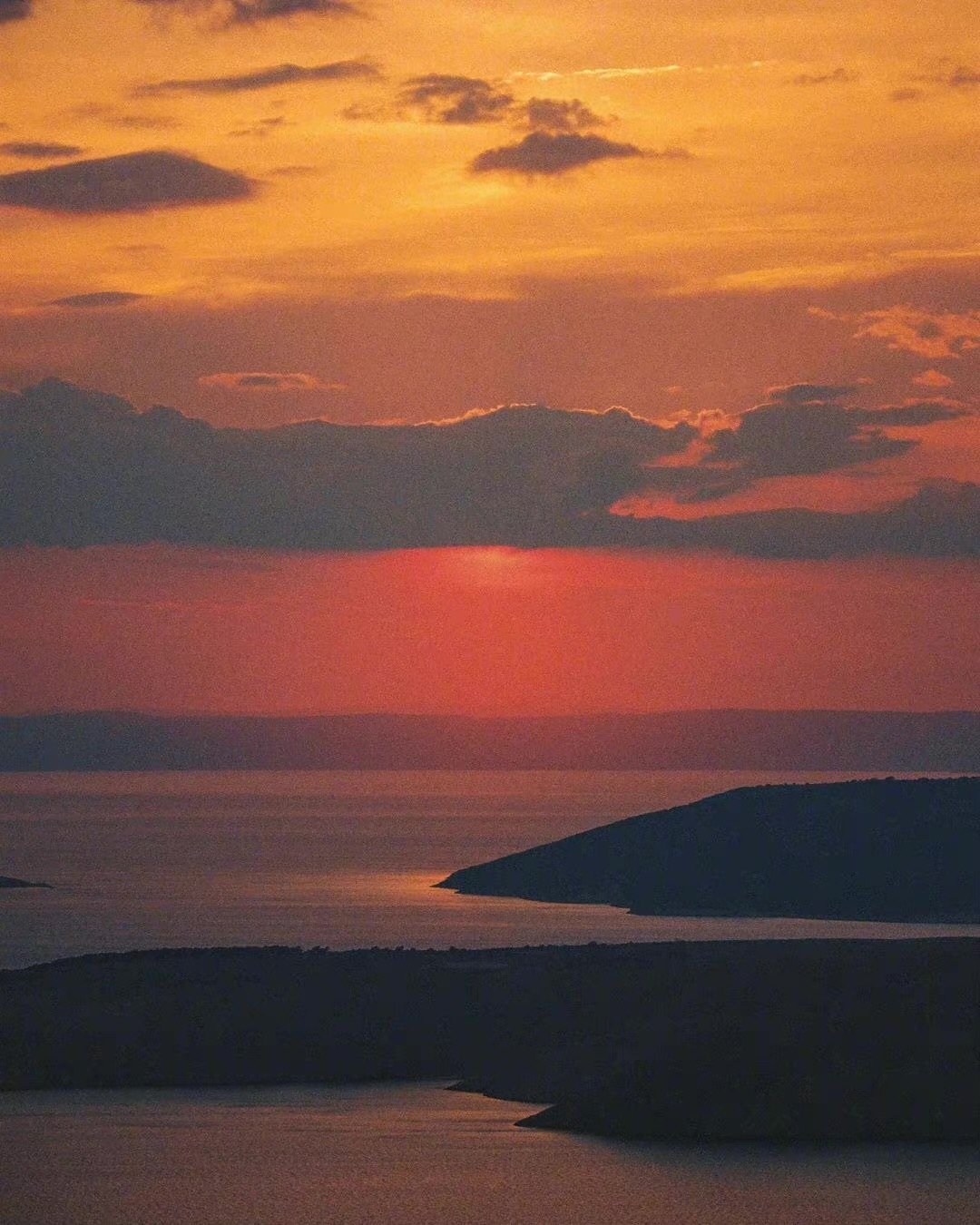 日落时分 | ins:nibera_35mm__财经头条