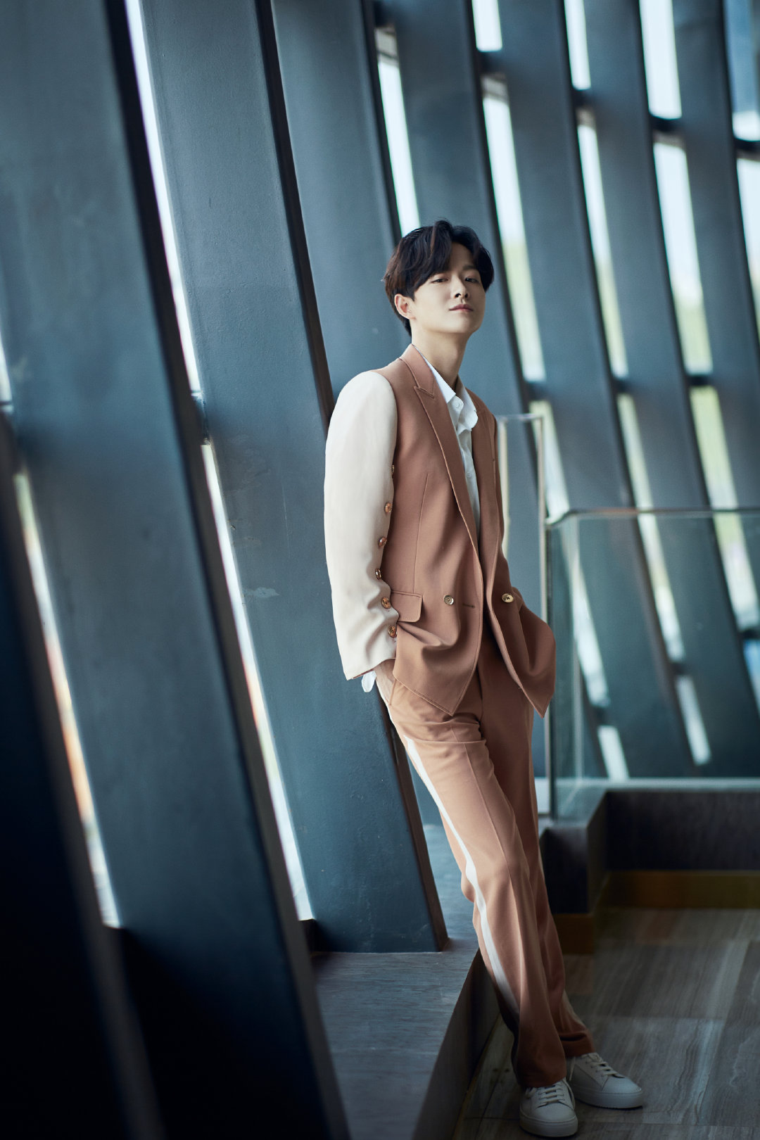 自从下午看了@演员傅方俊 上班路透_高清图集_新浪网