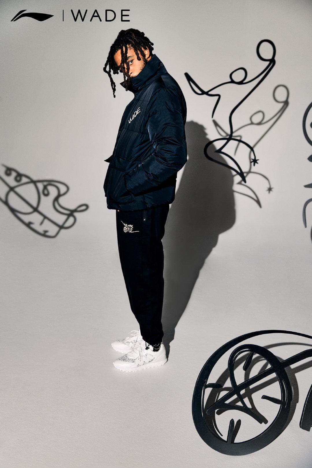 德安吉洛·拉塞尔演绎李宁与艺术家dft联合打造的wade__财经头条