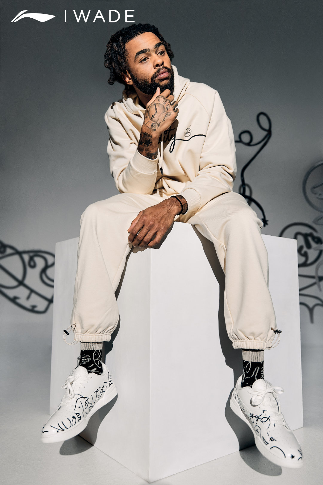 德安吉洛·拉塞尔演绎李宁与艺术家dft联合打造的wade__财经头条