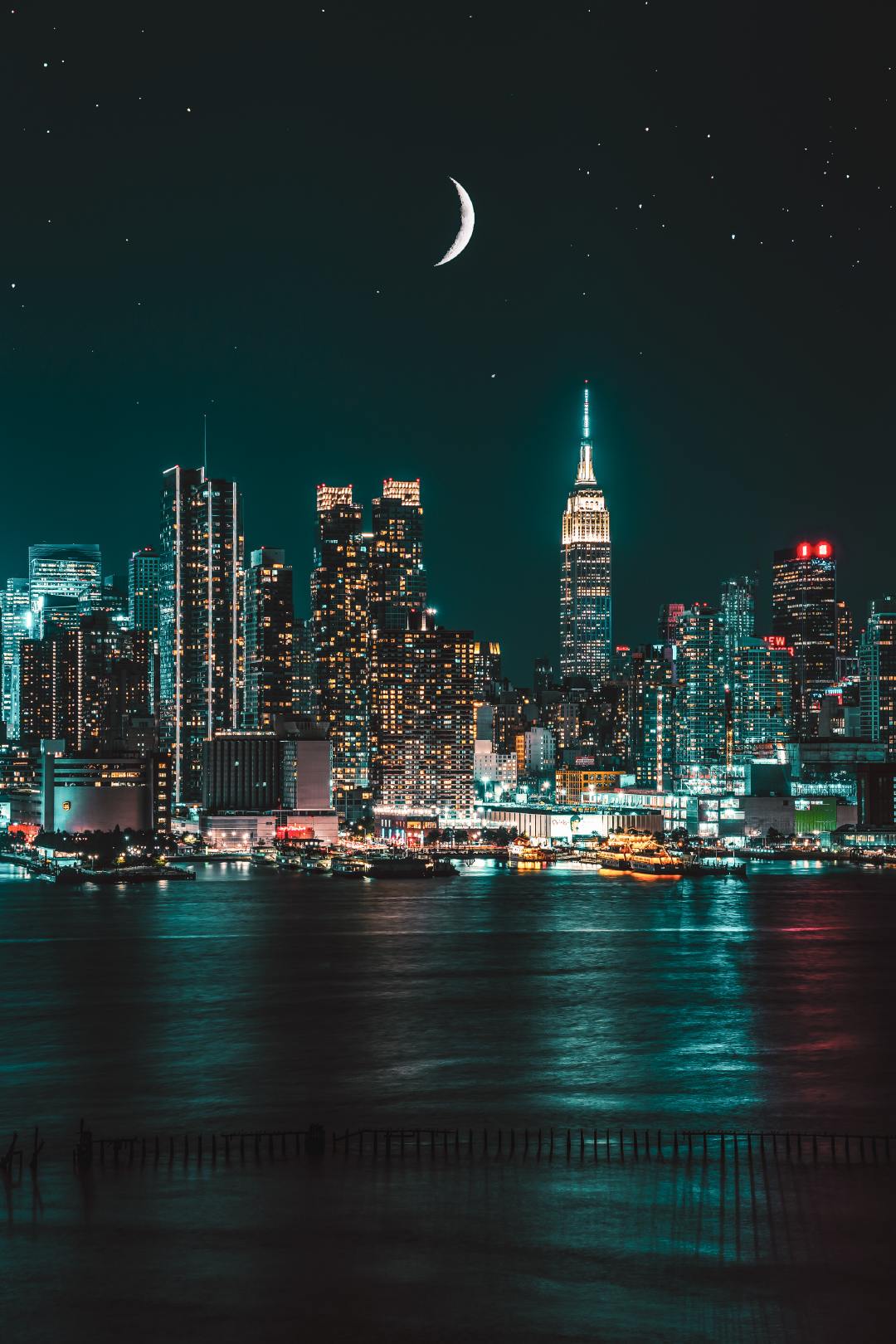 你所在城市的夜晚是什么样的呢是喧嚣的还是寂静的