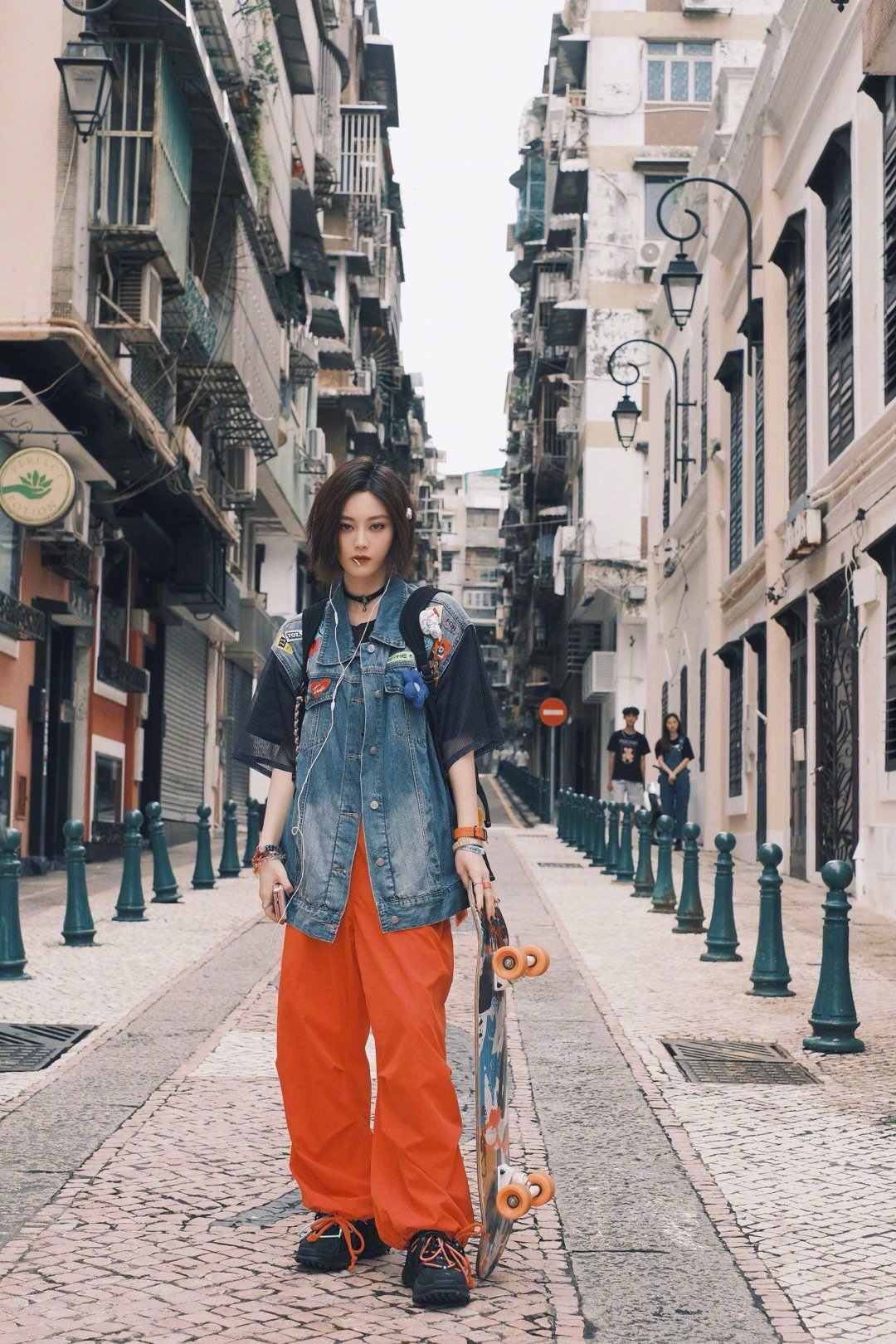 又被唐探2的kiko@尚语贤 狠狠拿捏!|尚语贤|滑板|适配_新浪新闻