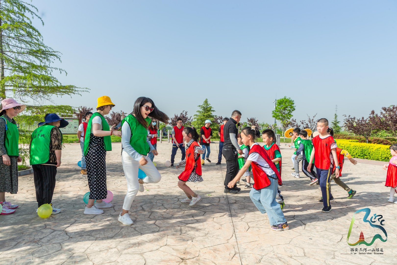 去西安三河一山绿道撒欢躺沙滩睡草坪