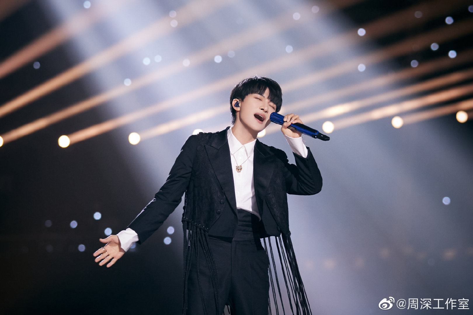 周深李诗情赵今麦都是同一天生日啊 这会不会就是开端的开端