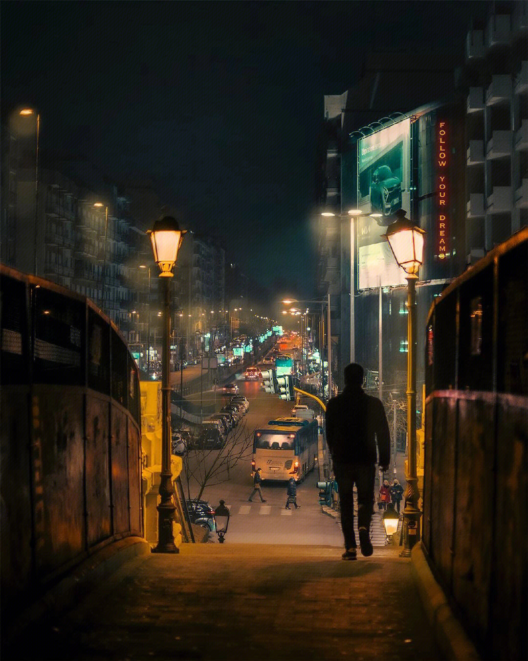 最新发现显示:成都哪里站街多?本地人告诉你那些街角巷尾的真实情况