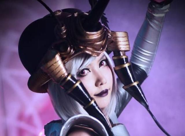 一拳超人绝版cosplay龙卷姐妹被弩s超越了