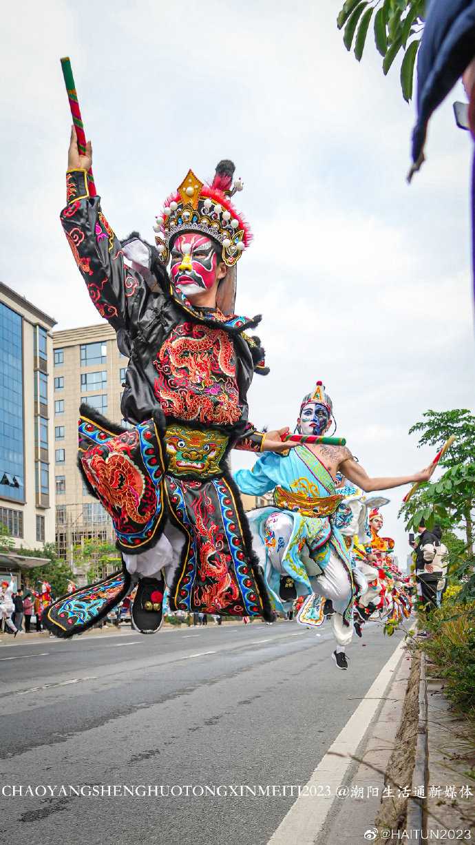 潮汕慢板流派英歌!号称"会飞的英歌舞"一一潮阳凤岗英歌队……