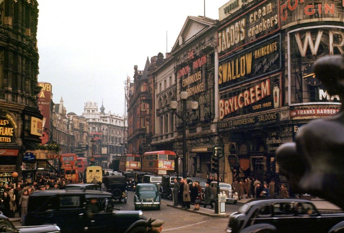 柯达克罗姆彩色胶卷记录的4,50年代欧美街头