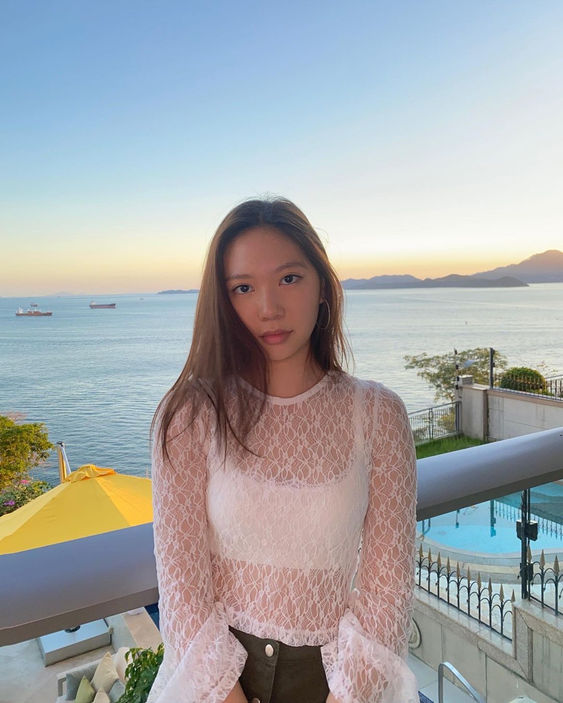 而因为甄济如因为做模特一事大受欢迎,备受瞩目,在征得甄子丹与汪诗诗