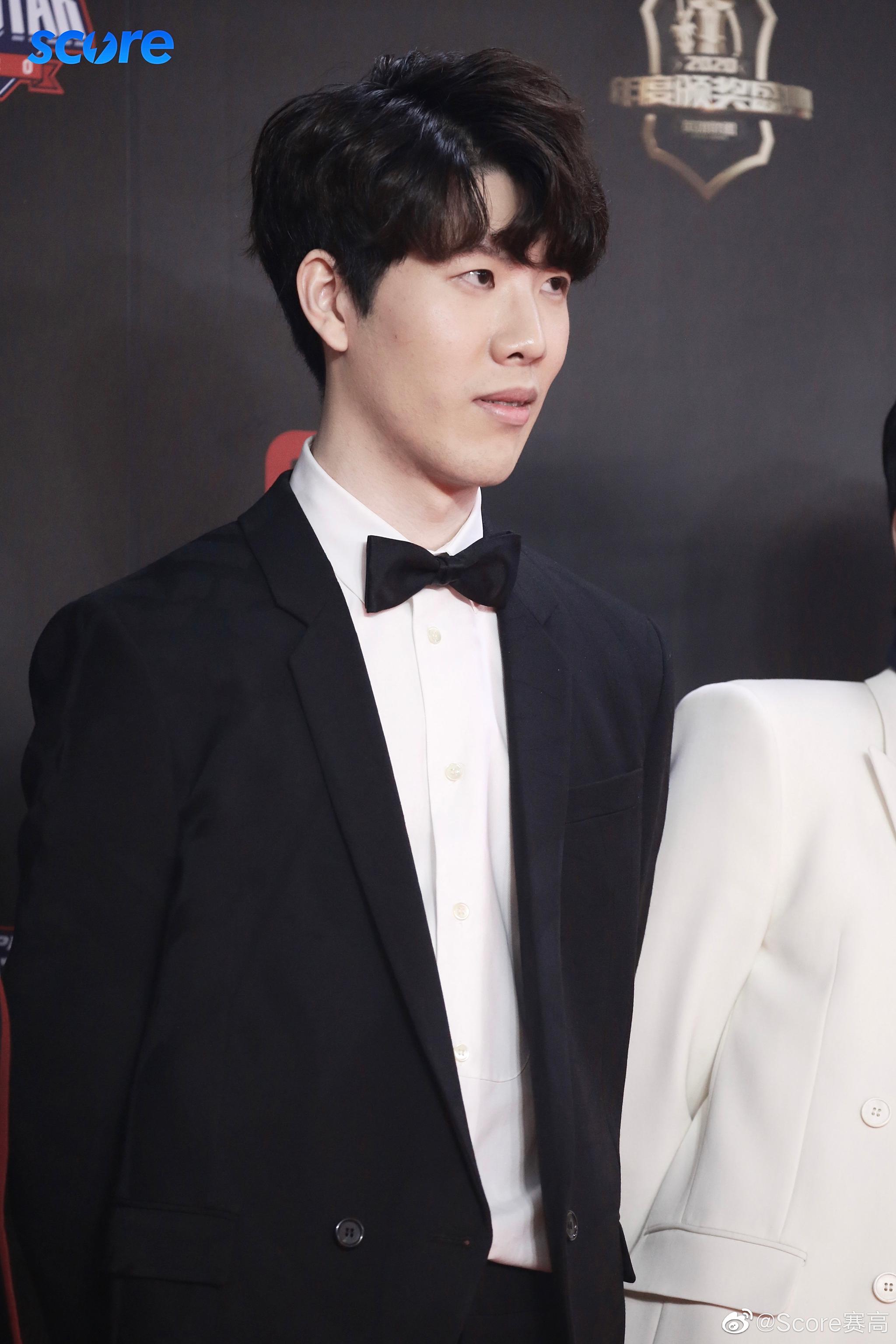 没想到吧 全明星西装shy连接成功