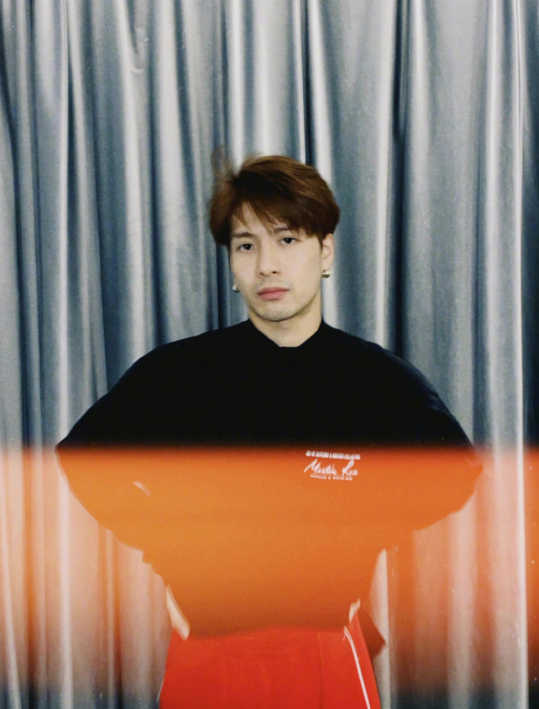 王嘉尔 | 老公好久没剃胡子啦!_高清图集_新浪网