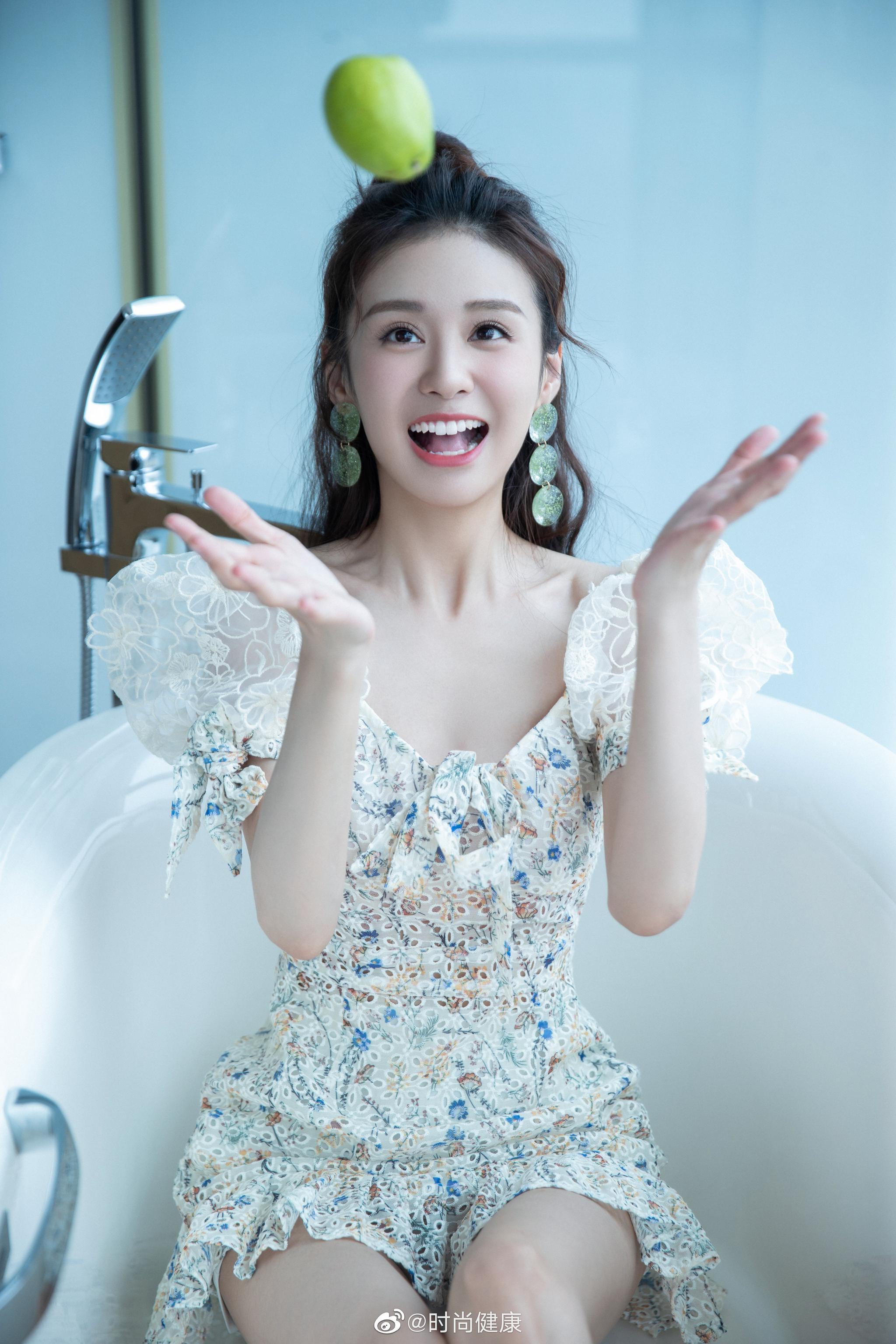 人气小花@郑合惠子 《笑起来真好看》综艺花絮照曝光__财经头条