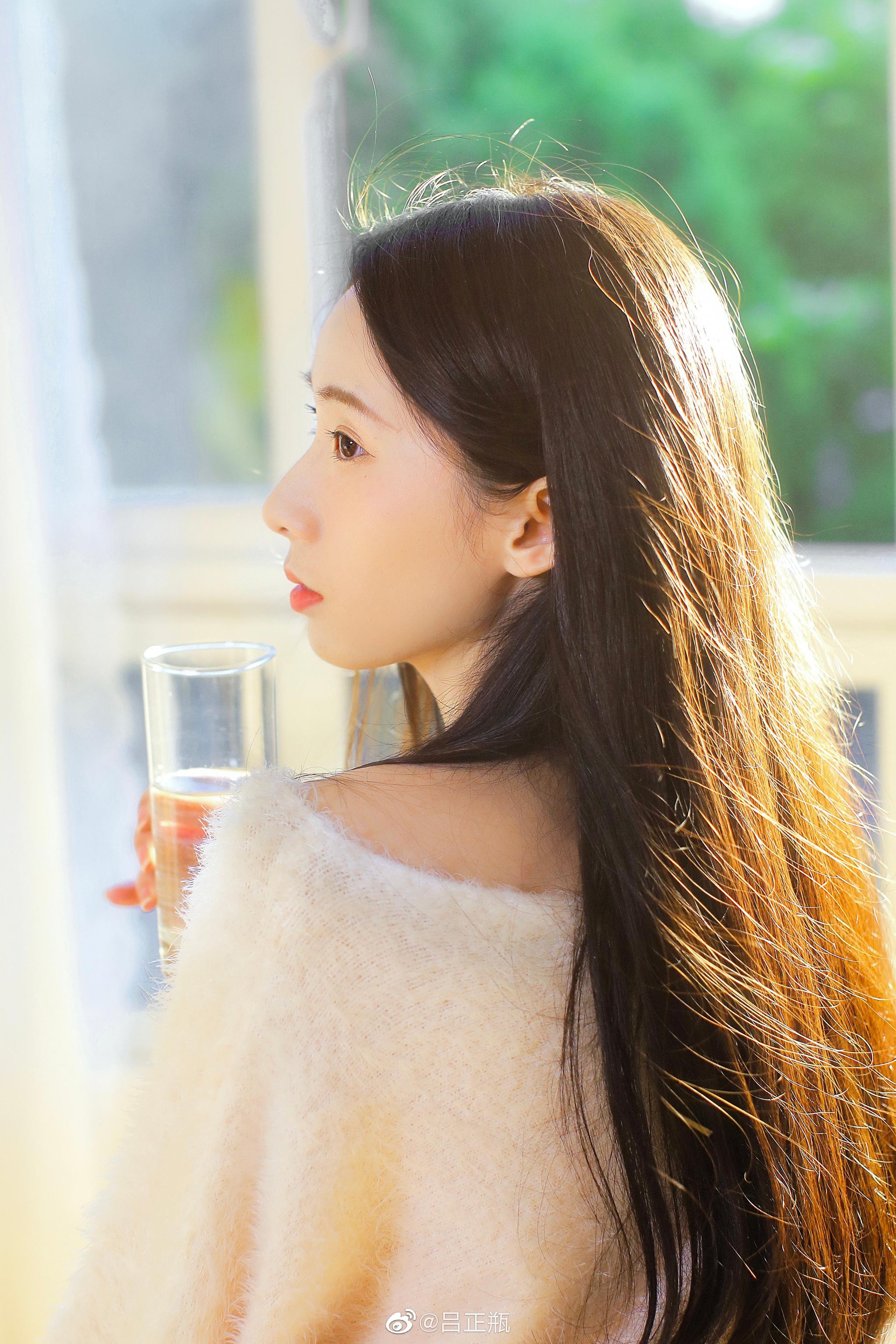 一组自己自拍的照片哈哈哈一个人拍照还挺有意思的