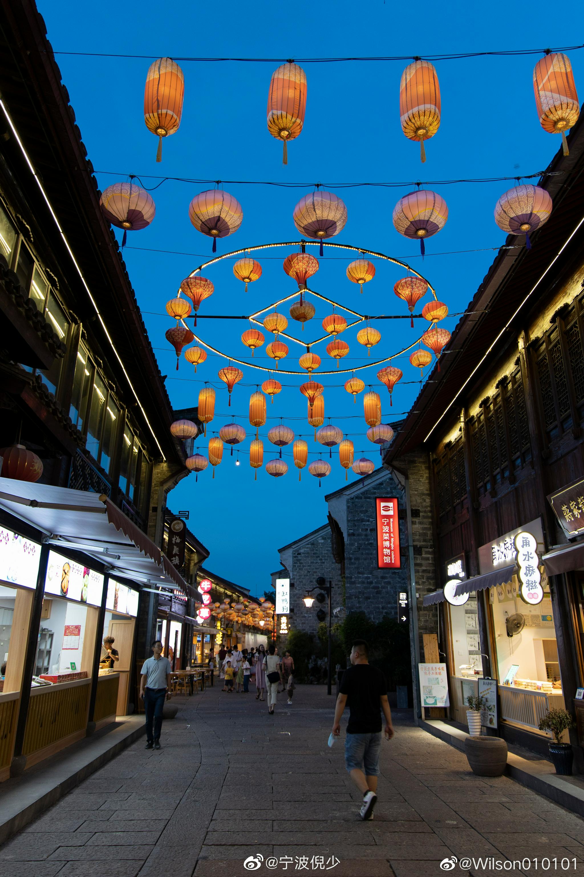 投稿:据说每个城市都有一条老街 这里是傍晚的南塘老街