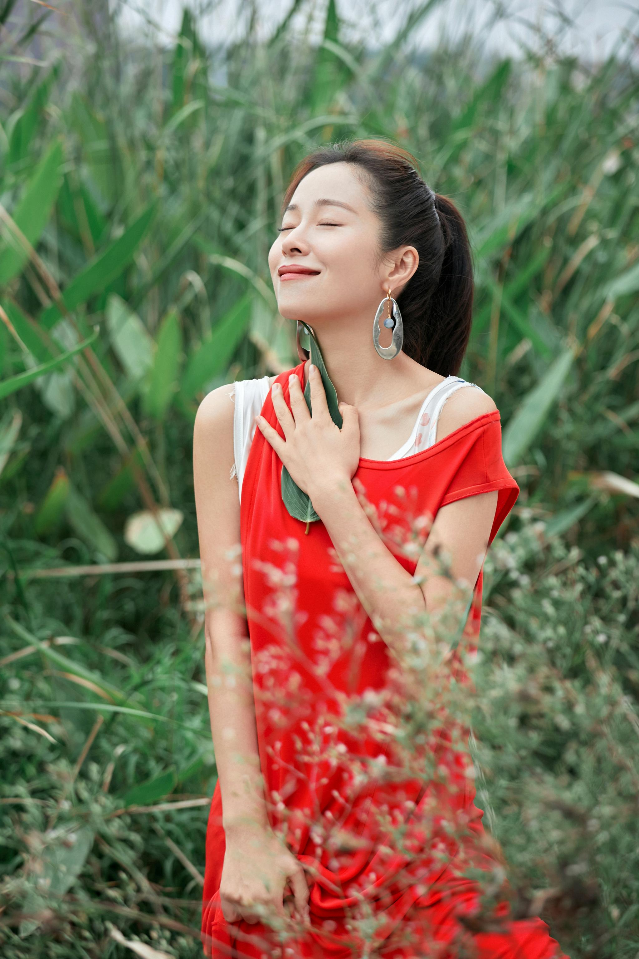 摄影:@董亮影像 @陈佳deal妆发:李轶男