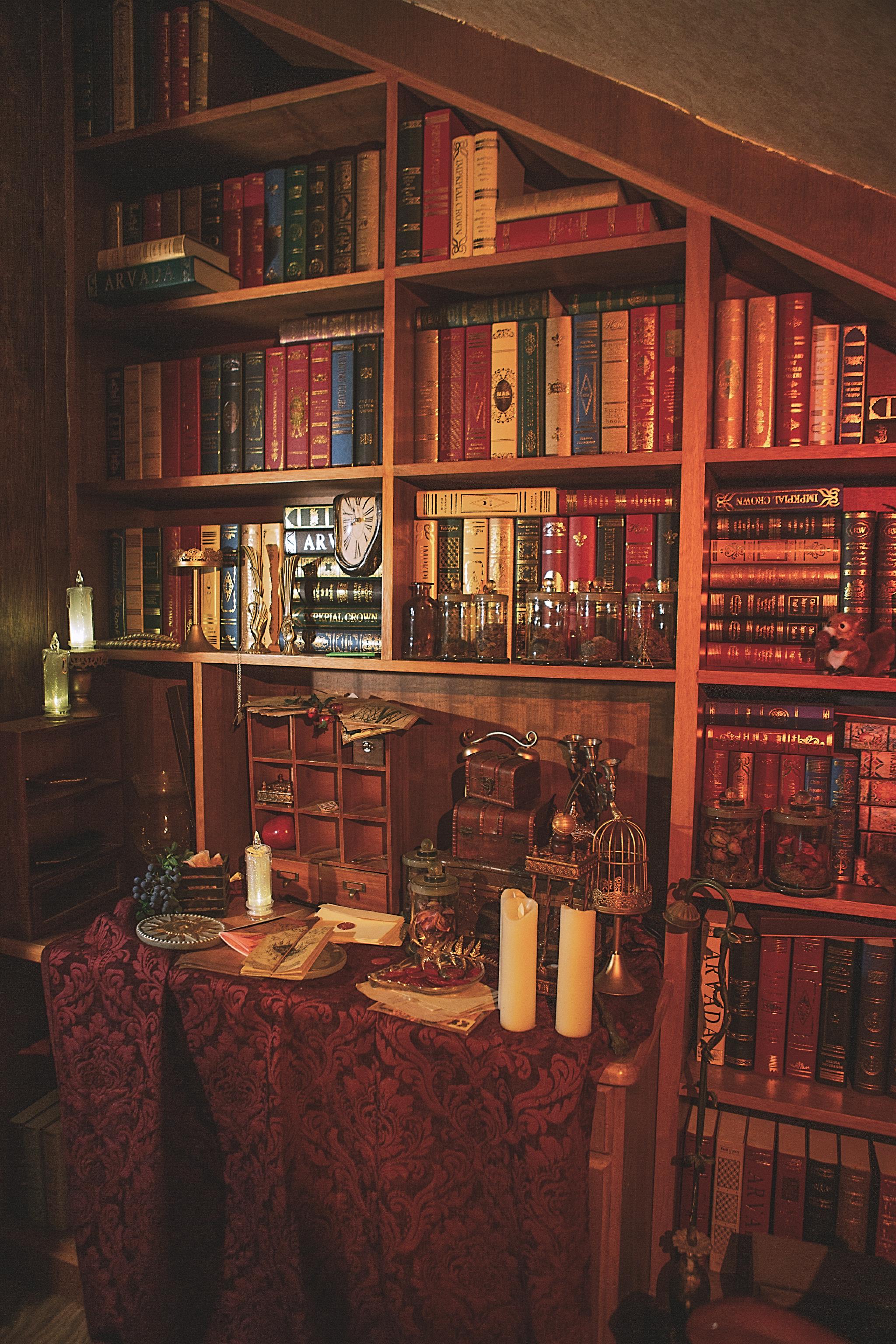 静物摄影复古写真哈利波特霍格沃茨魔法阁楼