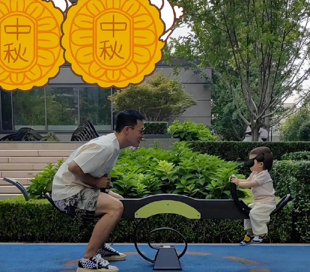 杜淳称绝不允许女儿出国上学,全家均赞成,王灿直呼:出国干啥休闲区蓝鸢梦想 - Www.slyday.coM 杜淳称绝不允许女儿出国上学,全家均赞成,王灿直呼:出国干啥休闲区蓝鸢梦想 - Www.slyday.coM