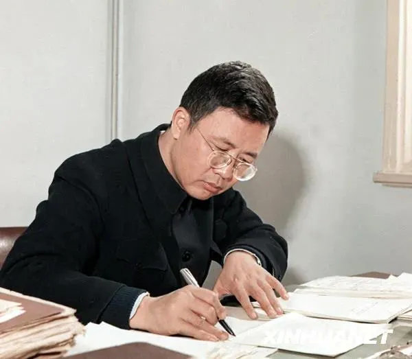 【夜读】百年百事(65)蜚闻世界的数学家|数学家|华罗庚|讲演_新浪新闻