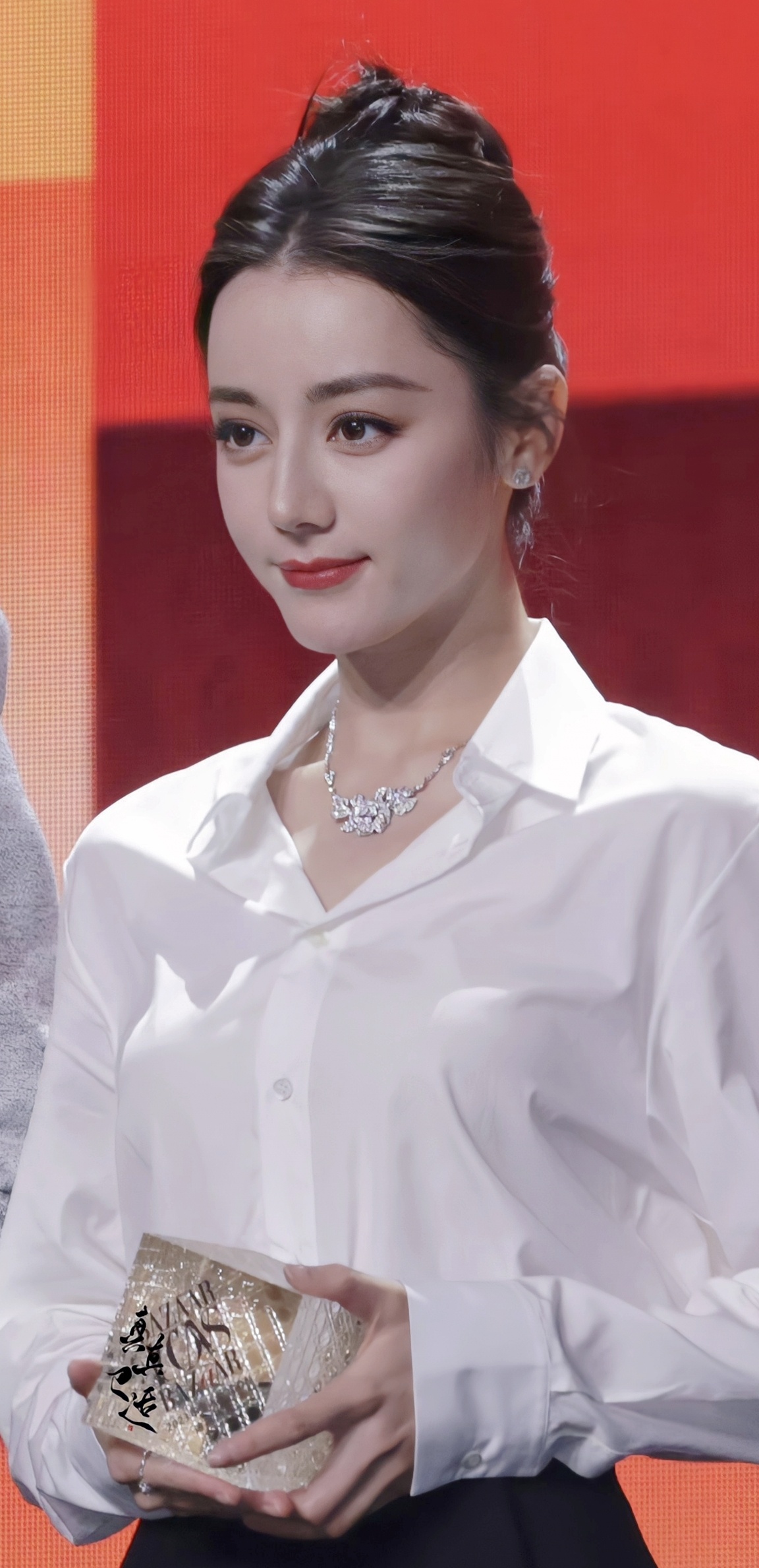 晚会内场,迪丽热巴白衬衫图_高清图集_新浪网