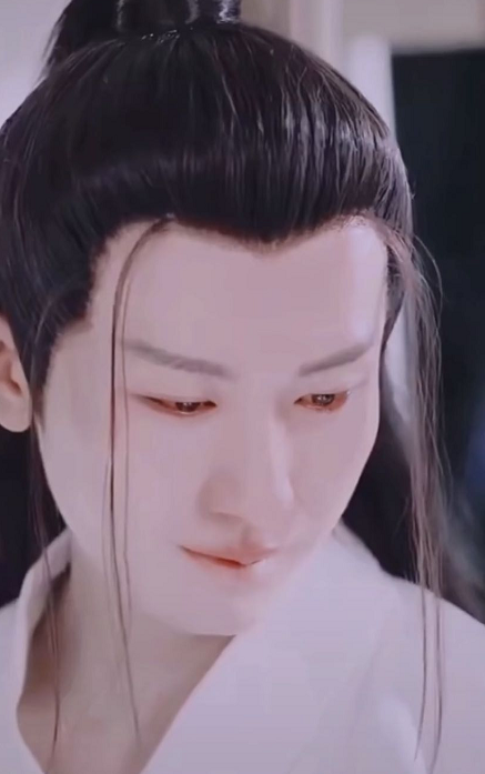 哭起来眼睛泛红的男子:肖战惹人心疼,看到成毅:泪要流干了!