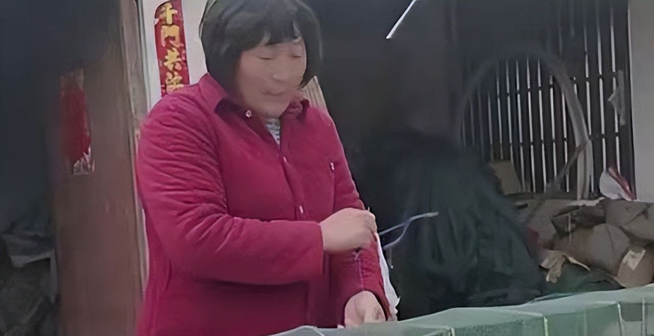 河南女子不顾家人反对，零彩礼嫁网恋瘫痪男友，婚后为其端屎端尿休闲区蓝鸢梦想 - Www.slyday.coM
