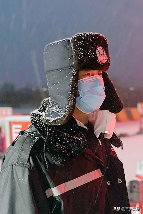 寒冬日驻守勤务一线风雪天彰显为民情怀记太原公安冬日暖情