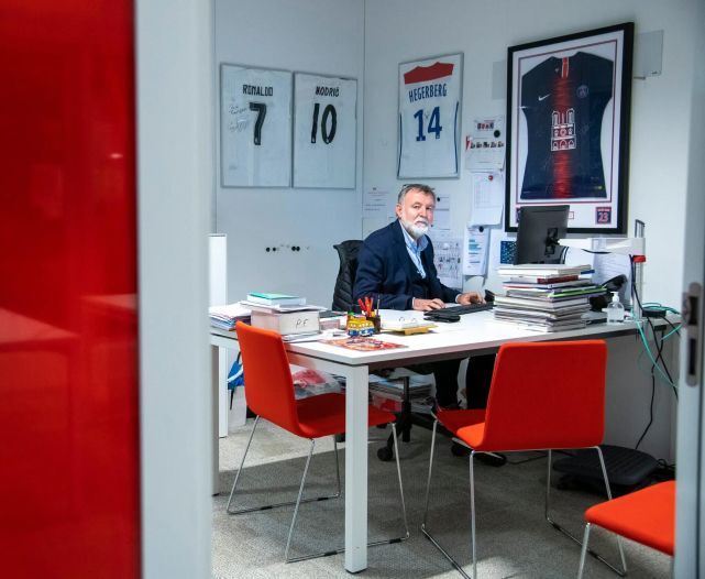 C罗终极目标曝光!《法国足球》主编:他想退役前金球奖多过梅西休闲区蓝鸢梦想 - Www.slyday.coM C罗终极目标曝光!《法国足球》主编:他想退役前金球奖多过梅西休闲区蓝鸢梦想 - Www.slyday.coM