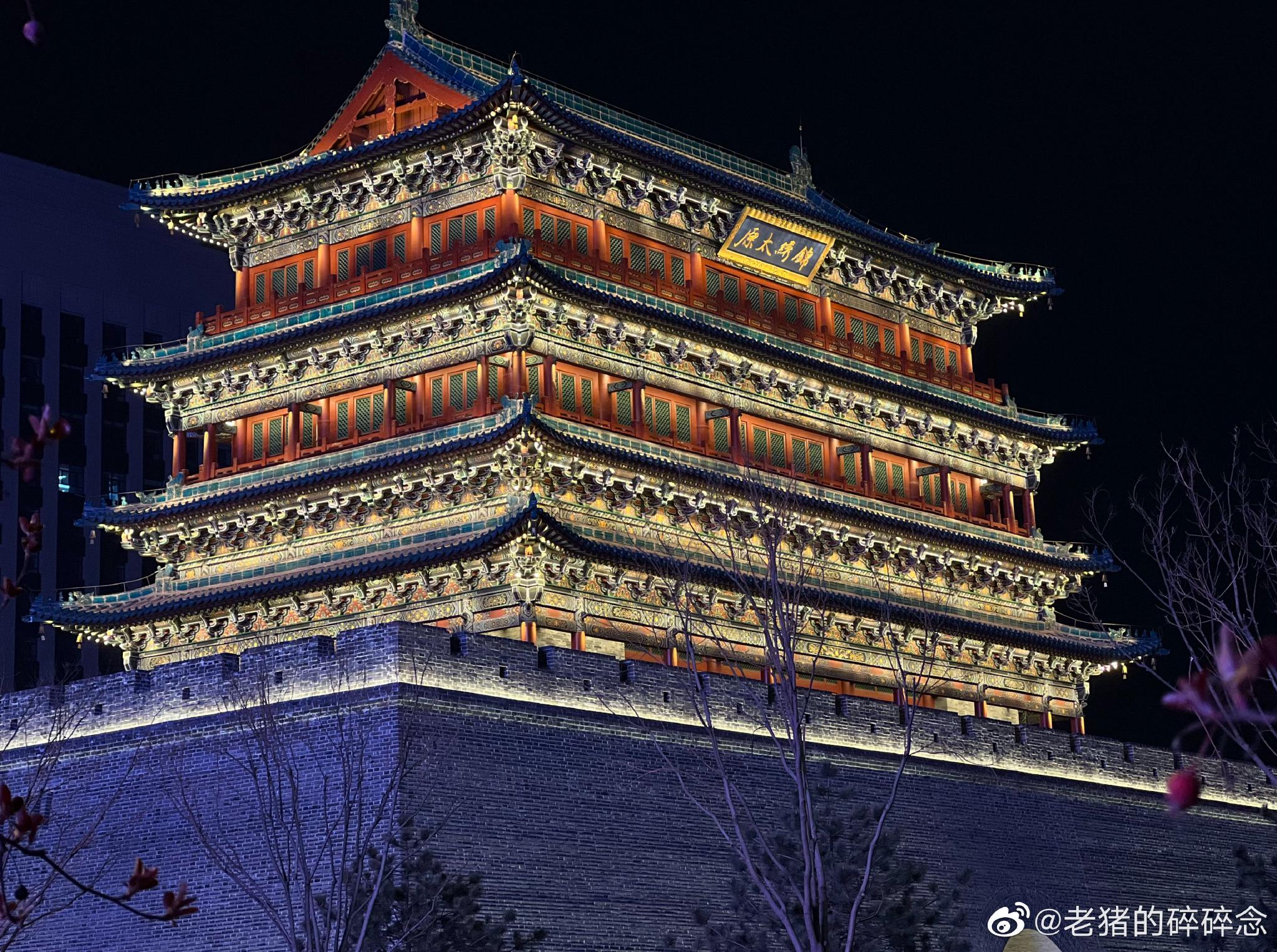 夜幕下的山西太原.五一广场首义门_高清图集_新浪网