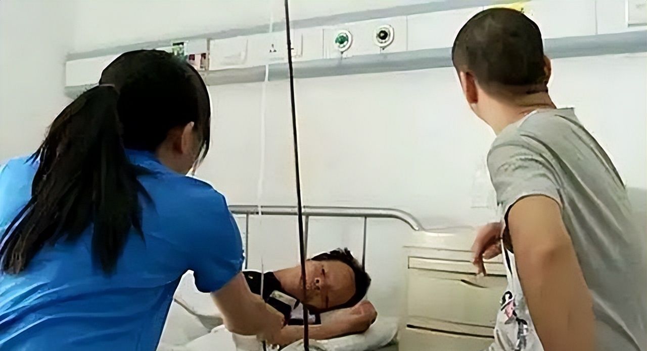 河南女子不顾家人反对，零彩礼嫁网恋瘫痪男友，婚后为其端屎端尿休闲区蓝鸢梦想 - Www.slyday.coM