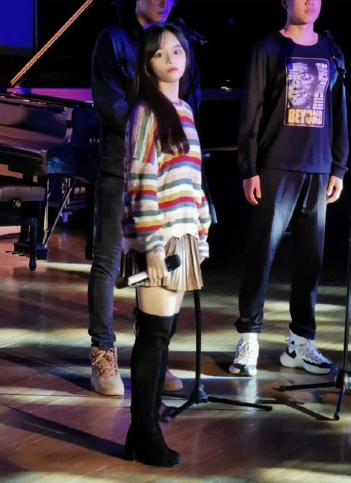 黄霄云发文称有舞台就无所畏惧网友奇袭一姐终于走了