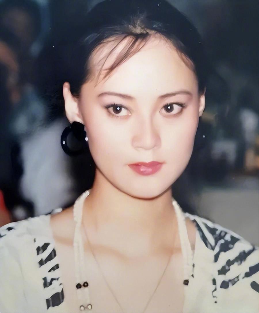 "抛弃"乙肝前夫,55岁二嫁老外富豪,大宋佳是个怎样的人?