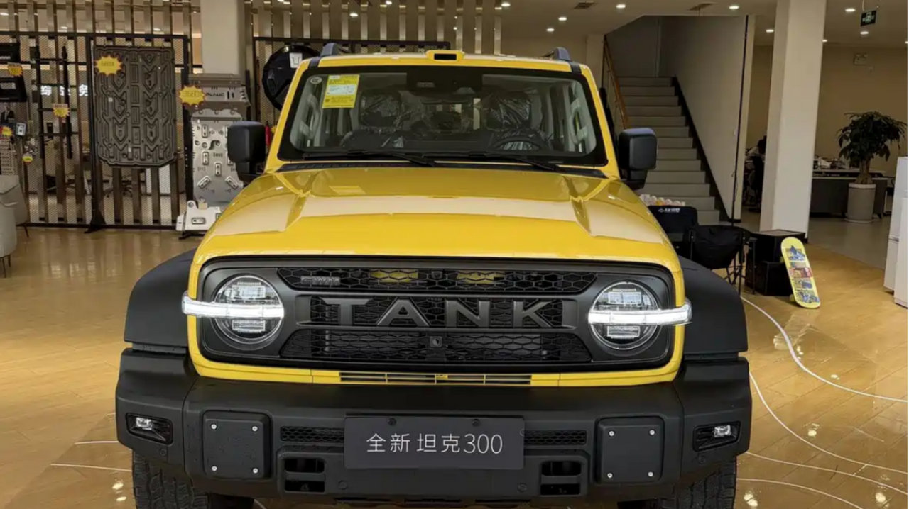 新坦克300预售25.98万起，加长轴距，是为装下V6？