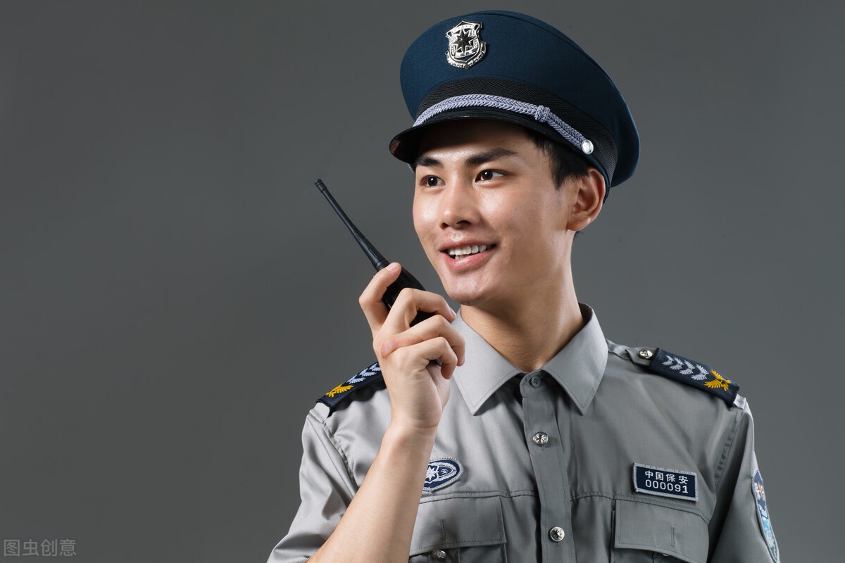 你会选择做保安吗?12小时3500元,为什么还有那么多人去?