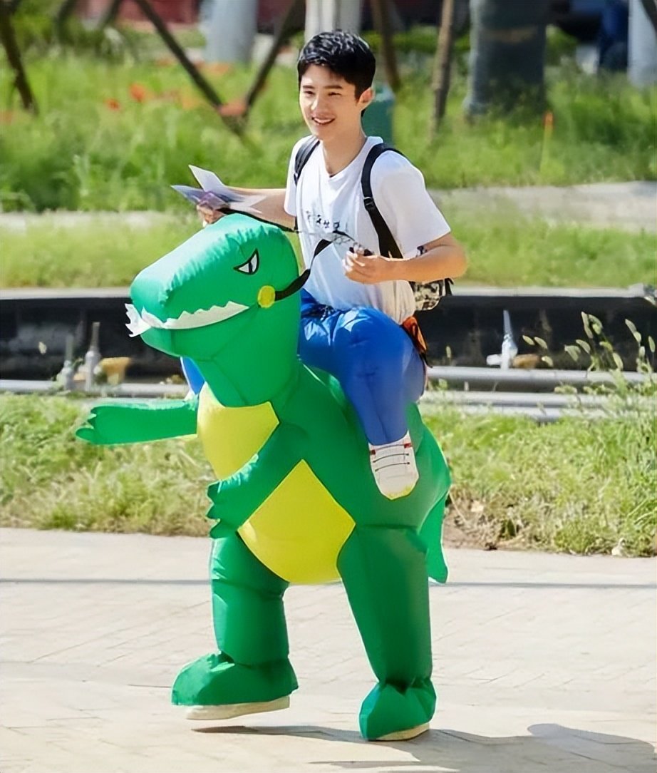 再看看荣梓杉和刘昊然的差距