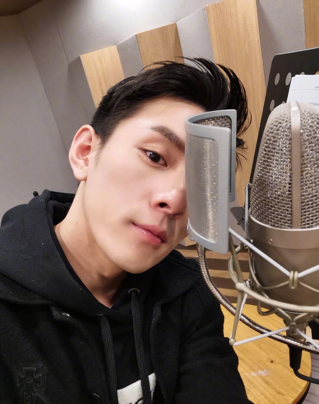 李佳琦今天没有直播诶_高清图集_新浪网