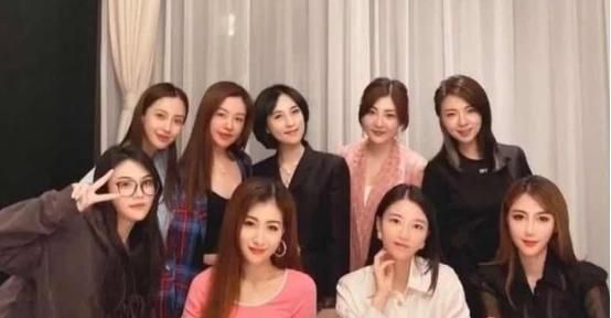 杨颖迈入“贵妇圈”,合照只能靠边排,现实版本的《三十而已》休闲区蓝鸢梦想 - Www.slyday.coM 杨颖迈入“贵妇圈”,合照只能靠边排,现实版本的《三十而已》休闲区蓝鸢梦想 - Www.slyday.coM