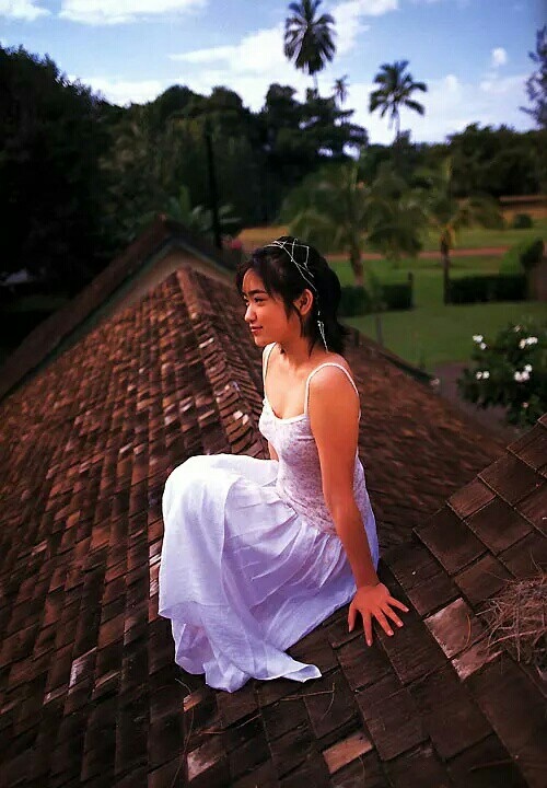 池胁千鹤 1999年 写真集《hanapepe 》摄影:野村诚一_高清图集_新浪网