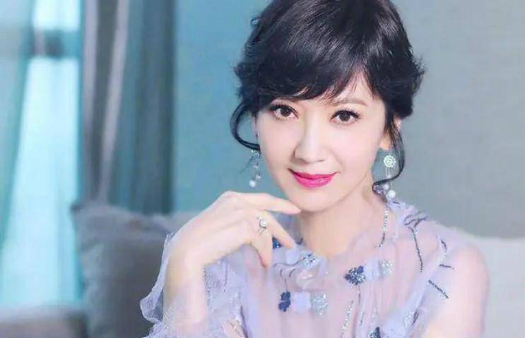 她曾被称为“第一美妇”,为出国嫁给了老外,如今72岁尽显年轻|宫雪花|美妇|老外_新浪新闻